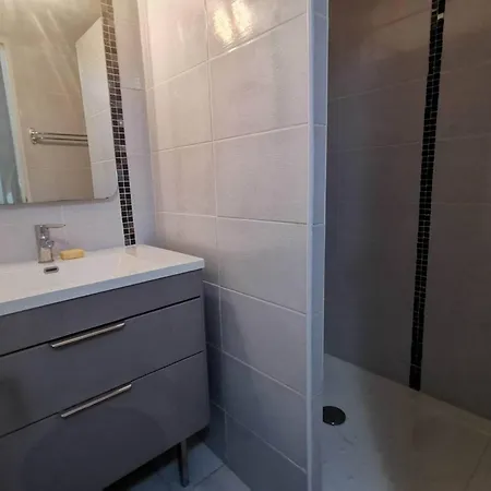 Maison Mitoyenne Calme - 4 Pers. - Fr-1-880-42 Apartment Agde